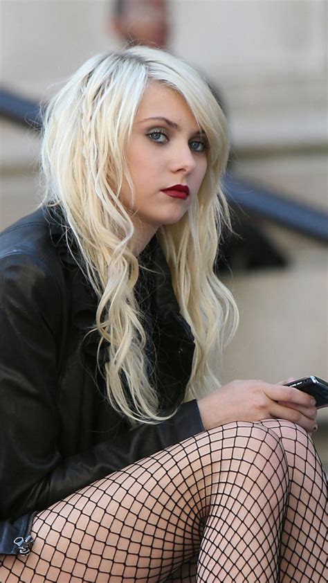 taylor momsen leak|Taylor Momsen shocks fans with nude video